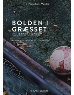 Bolden i græsset