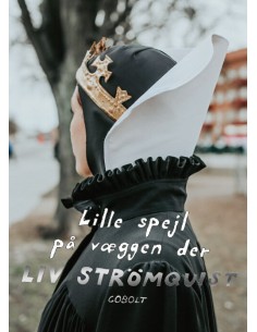 Lille spejl på væggen der