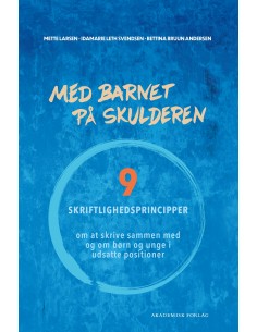 Med barnet på skulderen
